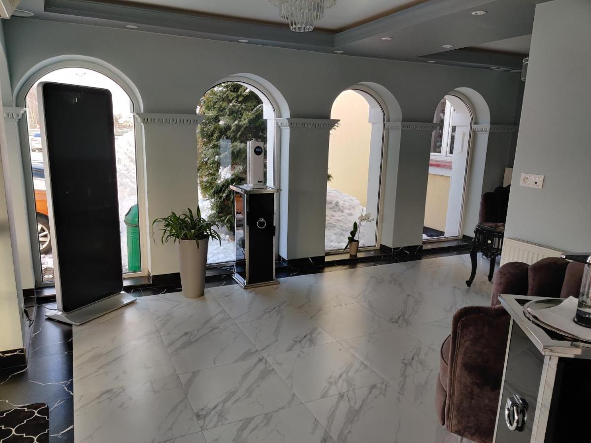 Aparthotel Belweder Porosły Exteriér fotografie