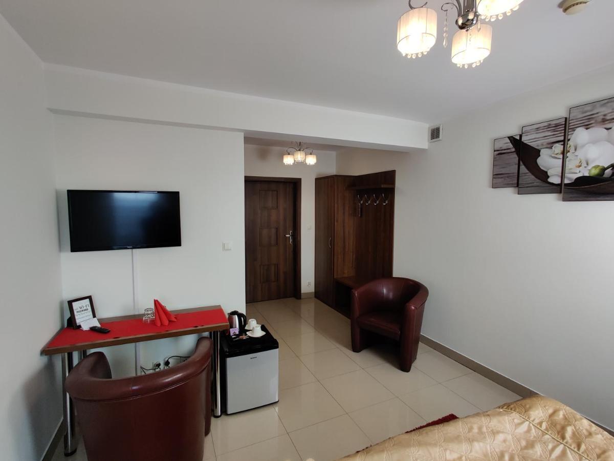 Aparthotel Belweder Porosły Exteriér fotografie