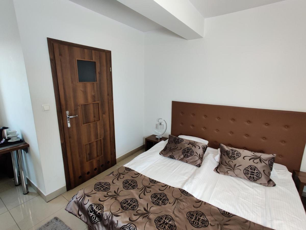 Aparthotel Belweder Porosły Exteriér fotografie