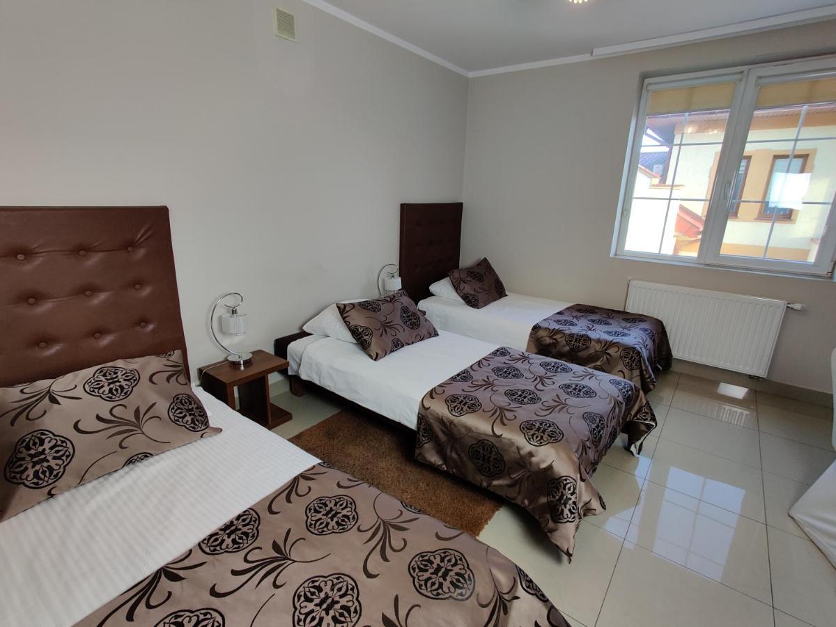 Aparthotel Belweder Porosły Exteriér fotografie