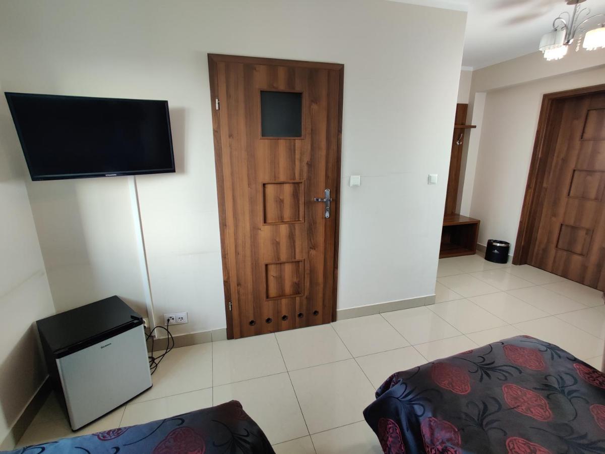 Aparthotel Belweder Porosły Exteriér fotografie