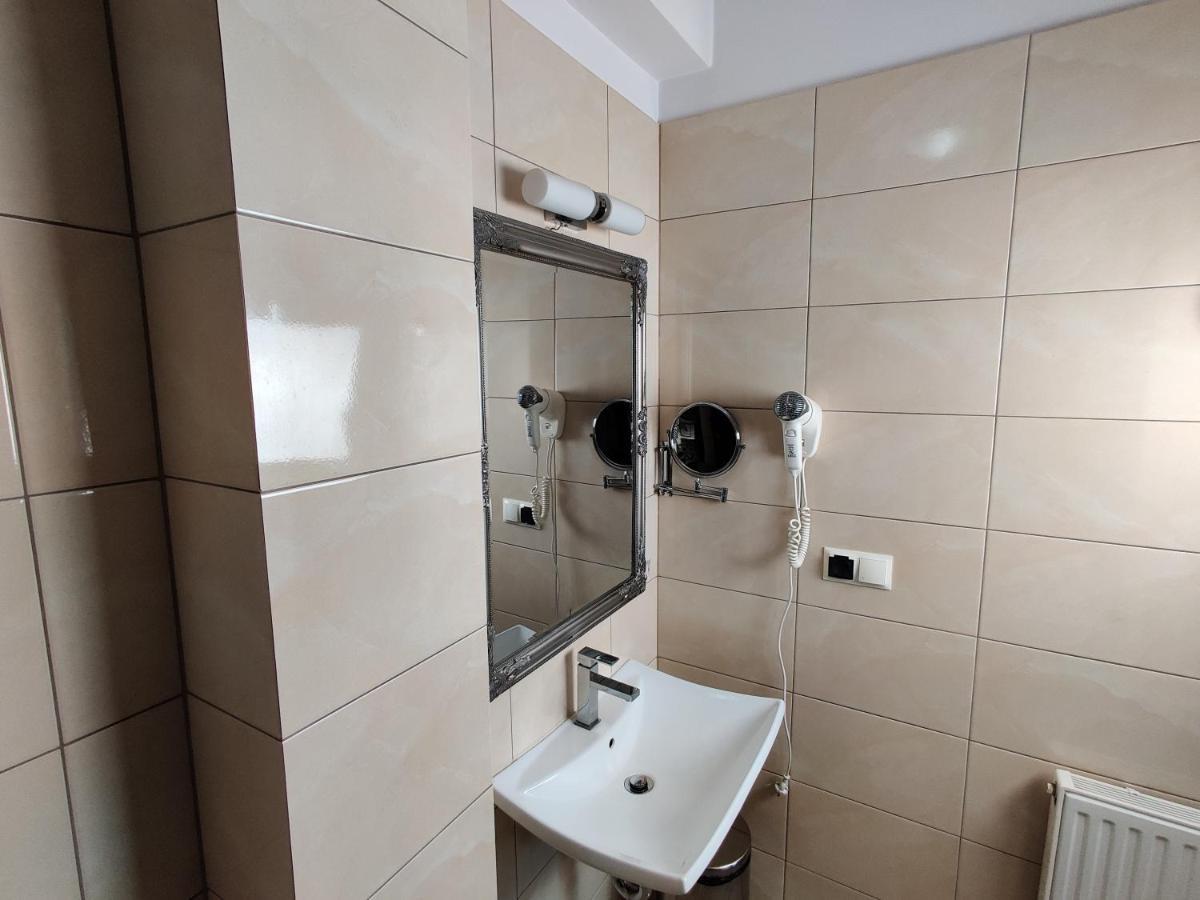 Aparthotel Belweder Porosły Exteriér fotografie