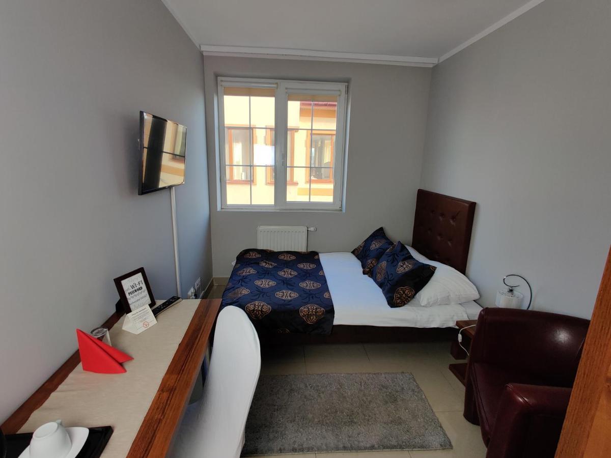 Aparthotel Belweder Porosły Exteriér fotografie