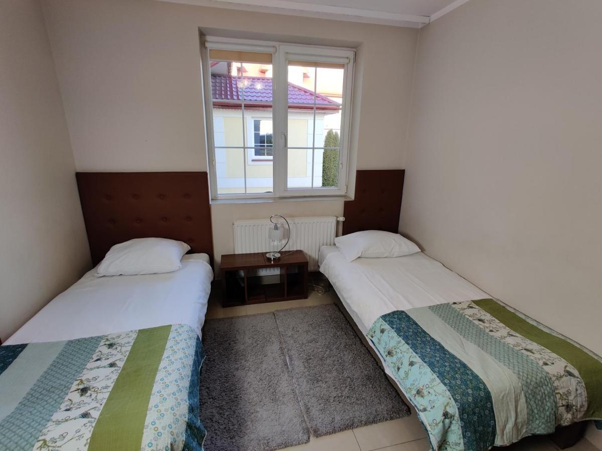 Aparthotel Belweder Porosły Exteriér fotografie