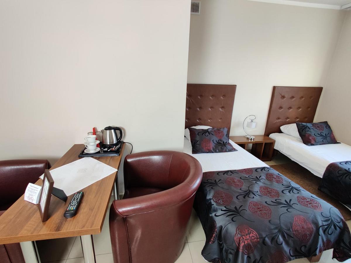 Aparthotel Belweder Porosły Exteriér fotografie