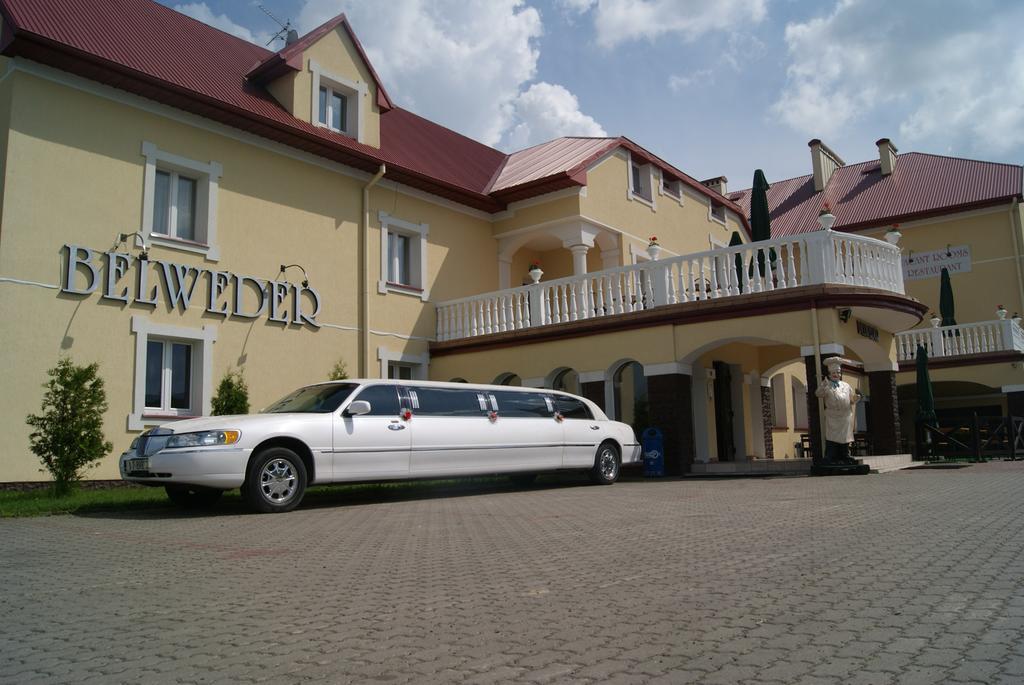 Aparthotel Belweder Porosły Exteriér fotografie